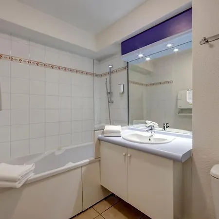 Zenitude Hotel-residences L'oree Du Parc ديفون-ليه-بان، أين