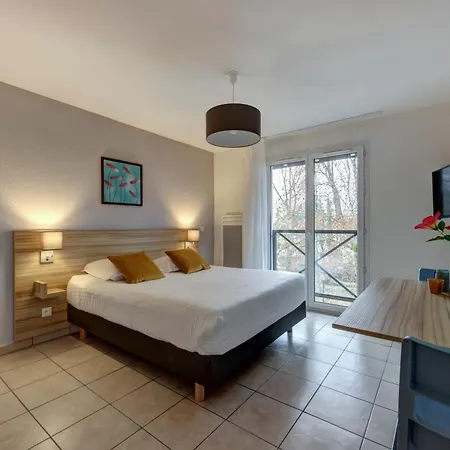 Zenitude Hôtel-résidences L'orée Du Parc Apartahotel 3*