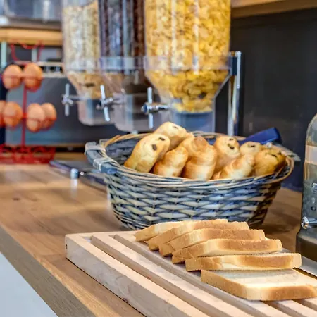 Zenitude Hotel-residences L'oree Du Parc ديفون-ليه-بان، أين